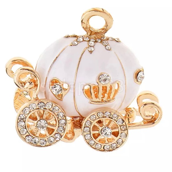 Fairytale Princess carriage sweater necklace.NWT - Picture 3 of 5